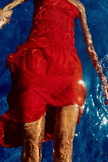 ROBE MI-LONGUE NID D'ABEILLE - ROUGE de Zara - Image 6