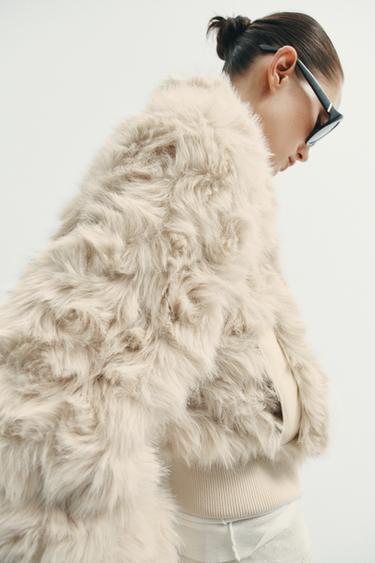 CHAQUETA BOMBER EFECTO PELO - Crudo de Zara
