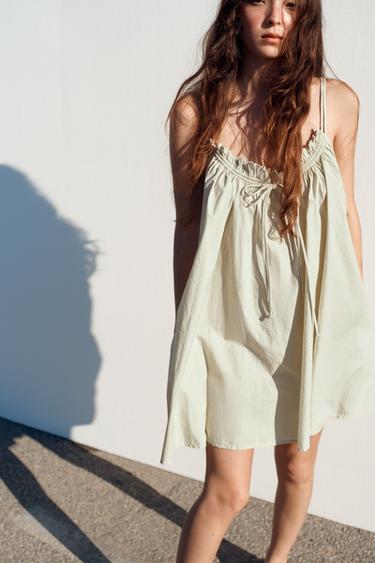 ROBE COURTE EN POPELINE À BRETELLES - Vert clair de Zara - Image 3