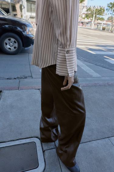 CHEMISE À RAYURES AVEC POIGNETS LARGES - Écru / Grenat de Zara - Image 3