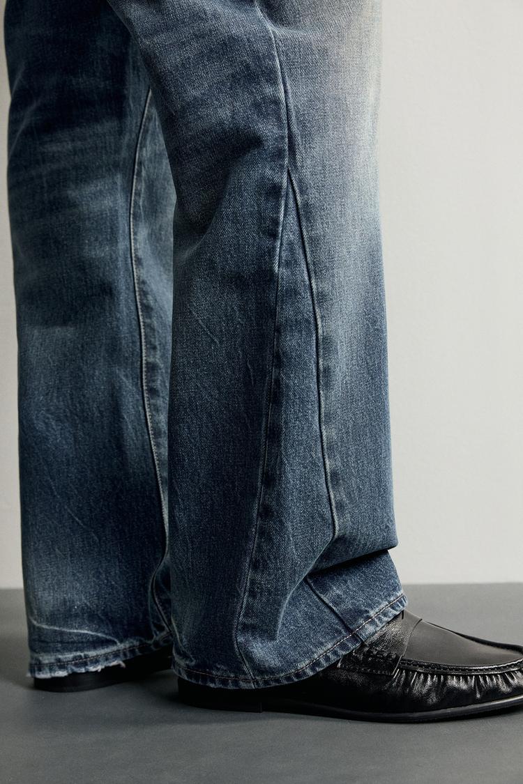 JEANS DE AJUSTE ACAMPANADO 5
