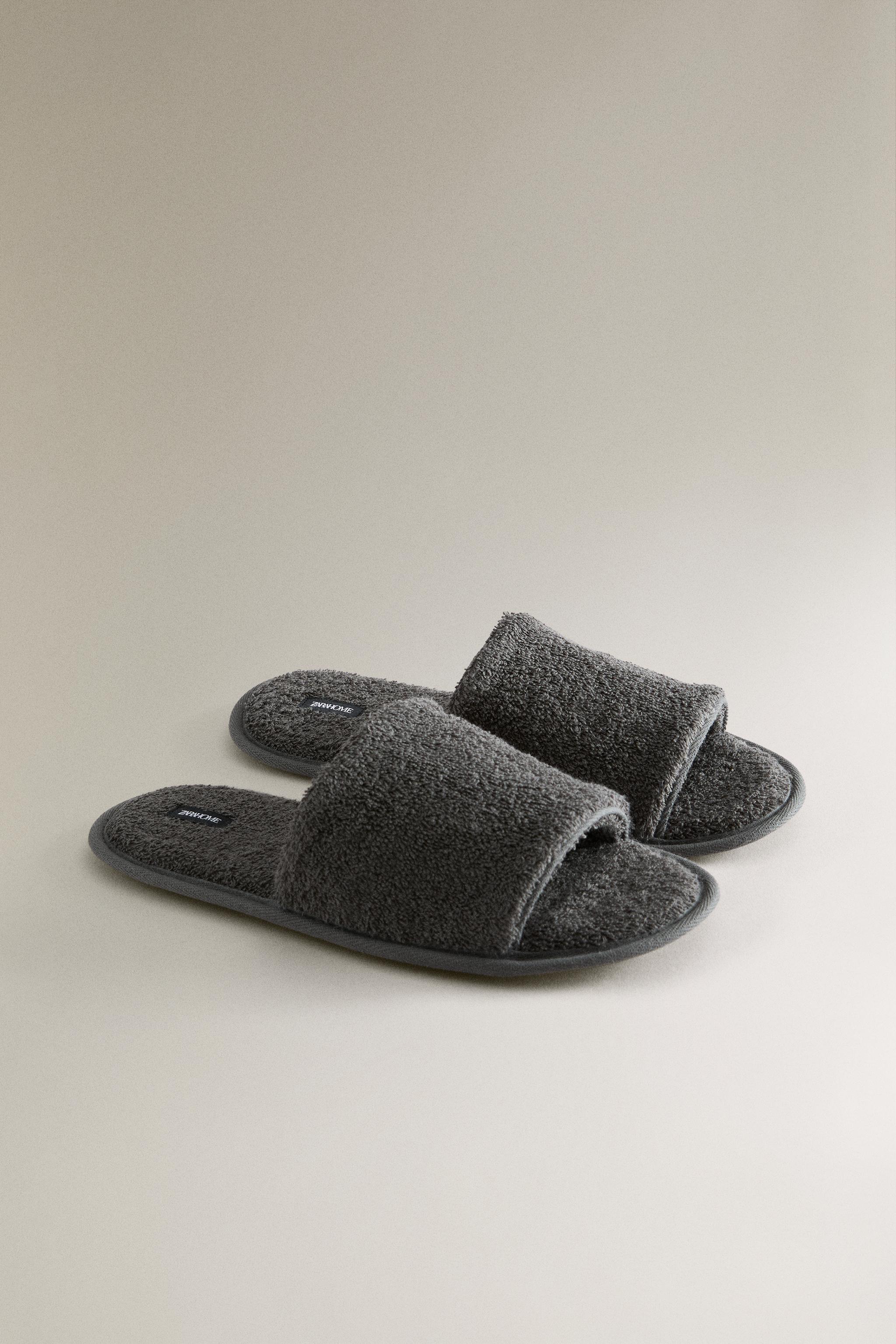 OPEN TERRY BATHROOM SLIPPERS — Dark Grey