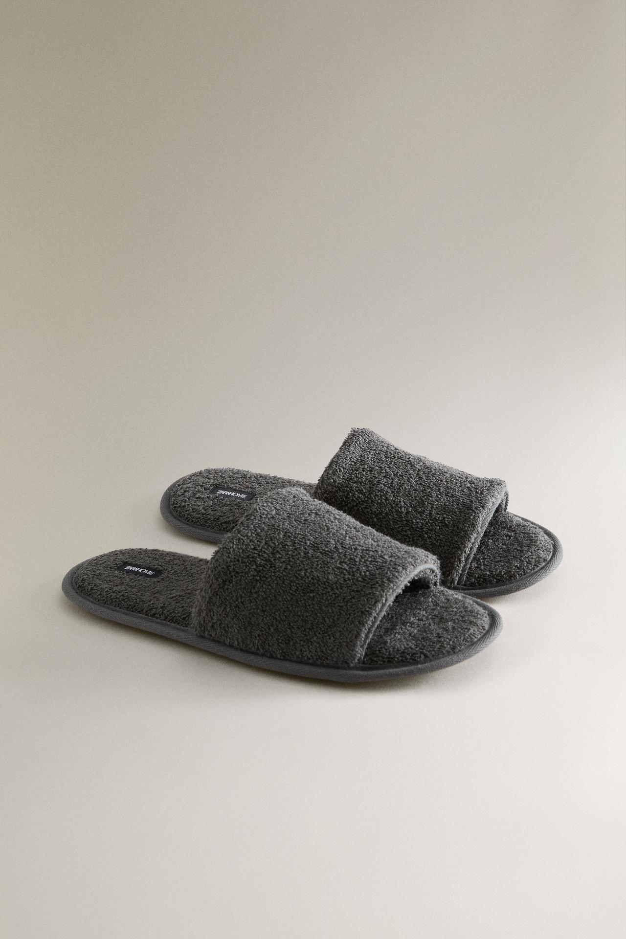 OPEN TERRY BATHROOM SLIPPERS — Dark Grey