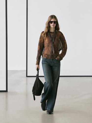 Blusa fluida estampada - Khaki oscuro de Zara