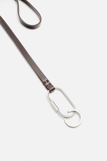 PORTE-CLÉS AVEC PENDENTIF EN CUIR - Marron de Zara - Image 3