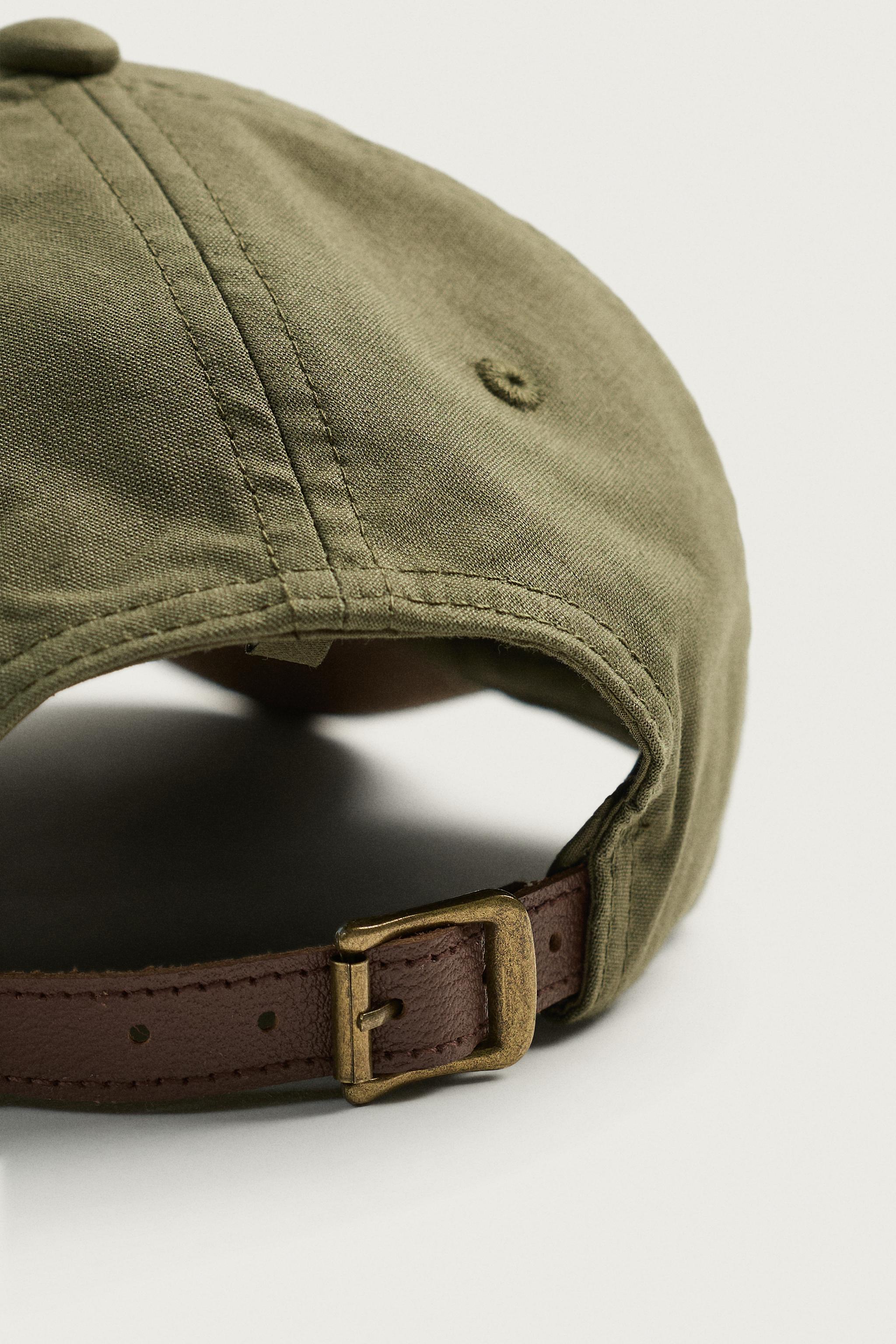 CONTRAST EMBROIDERED TEXT CAP