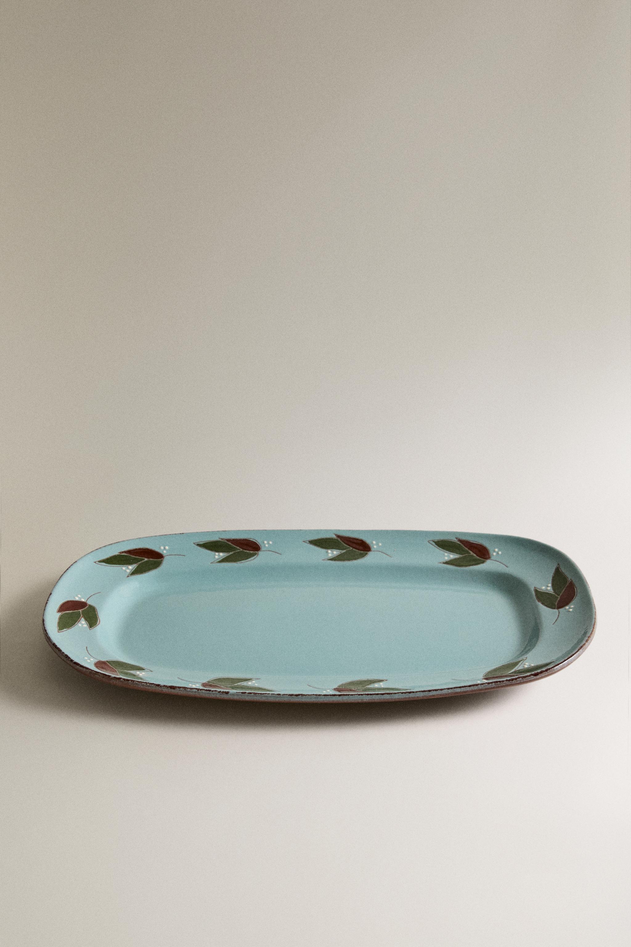 PLAT RECTANGULAIRE EN FAÏENCE MOTIF FEUILLES