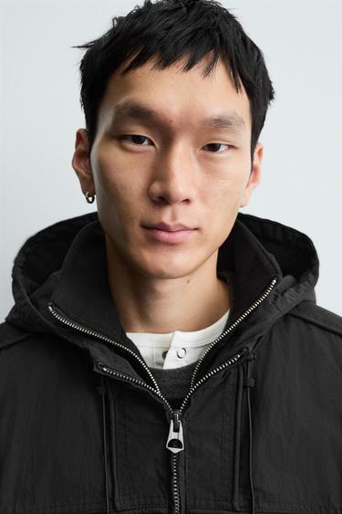 テクニカルキルティングジャケットブラックZaraのテクニカルキルティングジャケット - ブラック 