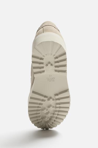 CHAUSSURES BATEAU EN CUIR - Blanc écru de Zara - Image 5