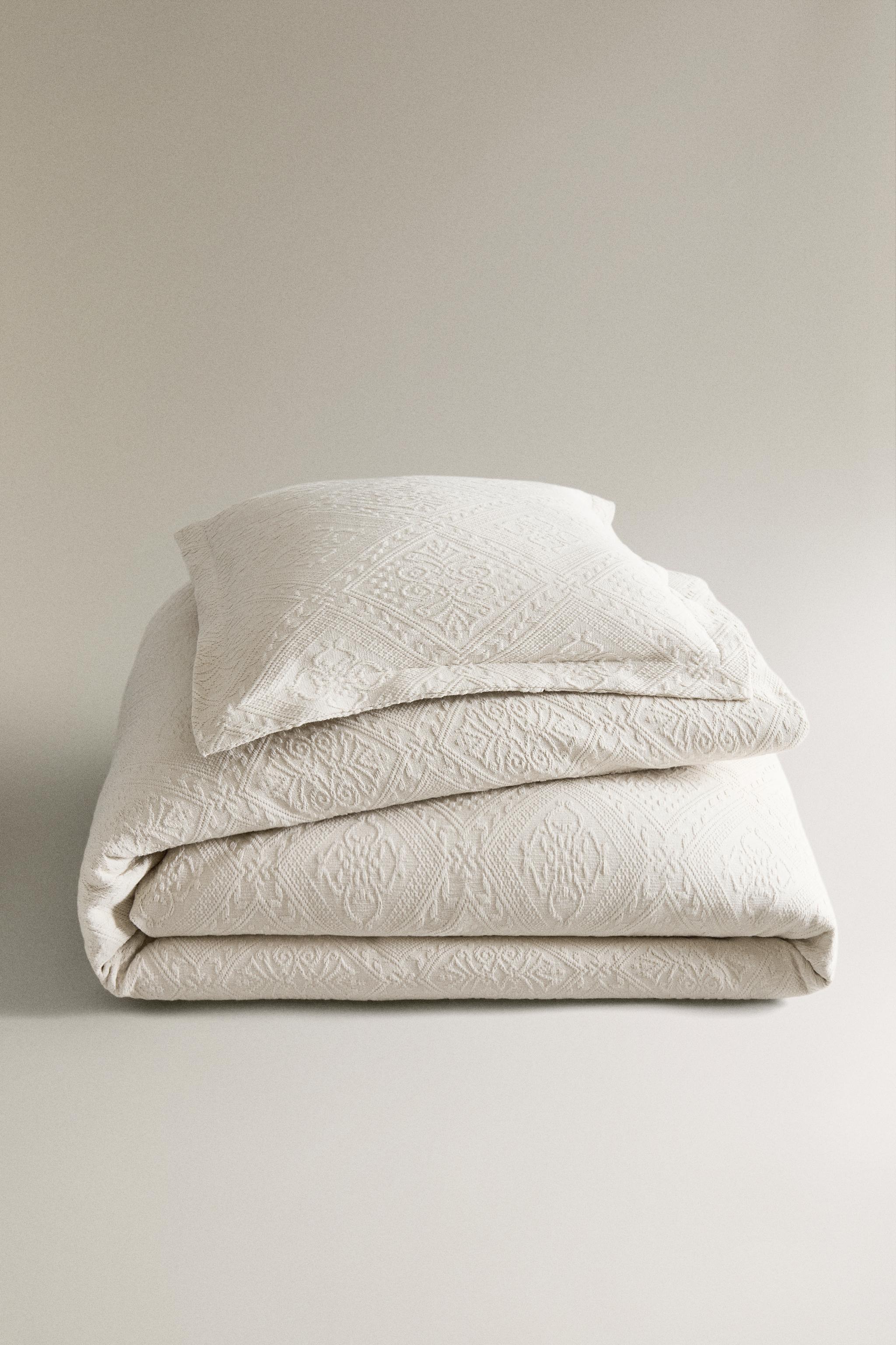 COTTON BEDSPREAD WITH GEOMETRIC DESIGN — Ecru