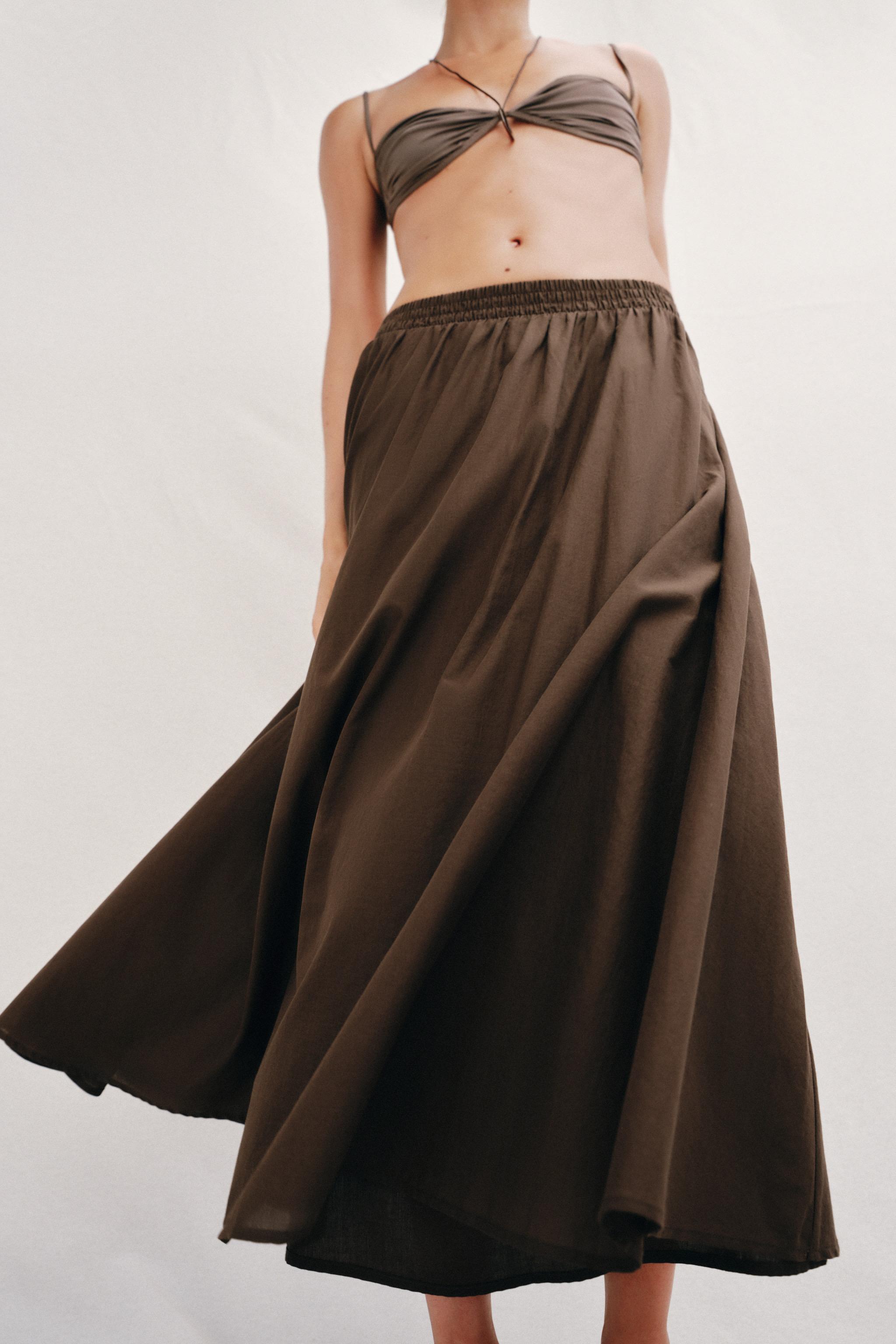 LAYERED MIDI SKIRT — Brown