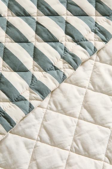 CHILDREN'S STRIPED COTTON QUILT - Green / Blue by Zara - Image 3