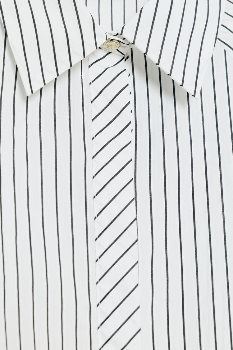 Camisa de manga abullonada y rayas 8
