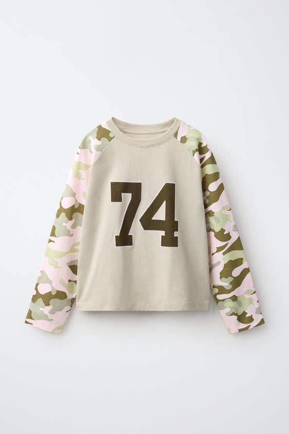 CAMISETA MANGA RANGLAN ESTAMPADA - Khaki de Zara - Imagen 0