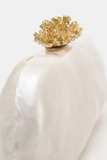 CLUTCH À DÉTAIL MÉTALLIQUE - blanc de Zara - Image 6