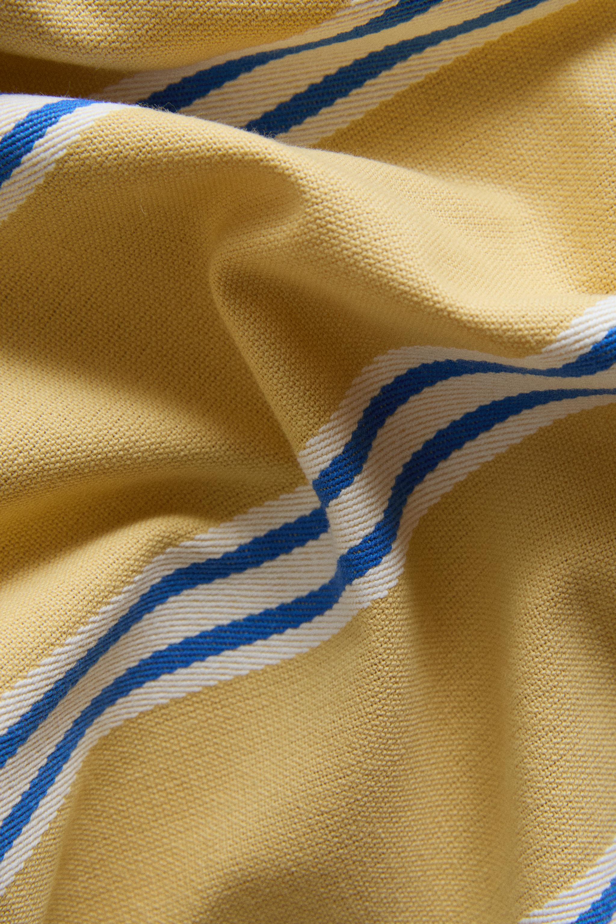 STRIPED PRINT TABLECLOTH