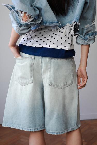 ミッドライズ バギーフィット デニムバミューダパンツライトブルーZaraのミッドライズ バギーフィット デニムバミューダパンツ - ライトブルー 