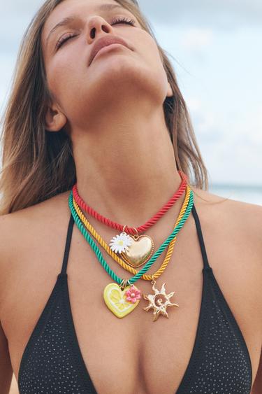 PACK 3 COLLARES CUERDA CHARMS - Multicolor de Zara