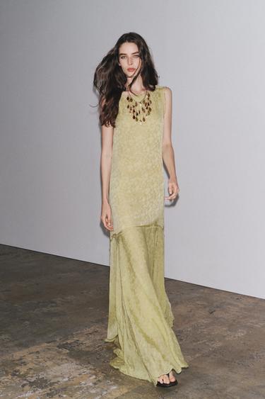 {navn} - {farge} for Zara