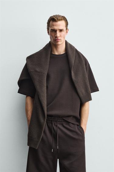 سويت شيرت بقصة RELAXED INTERLOCK - بني داكن الخاص بـ Zara