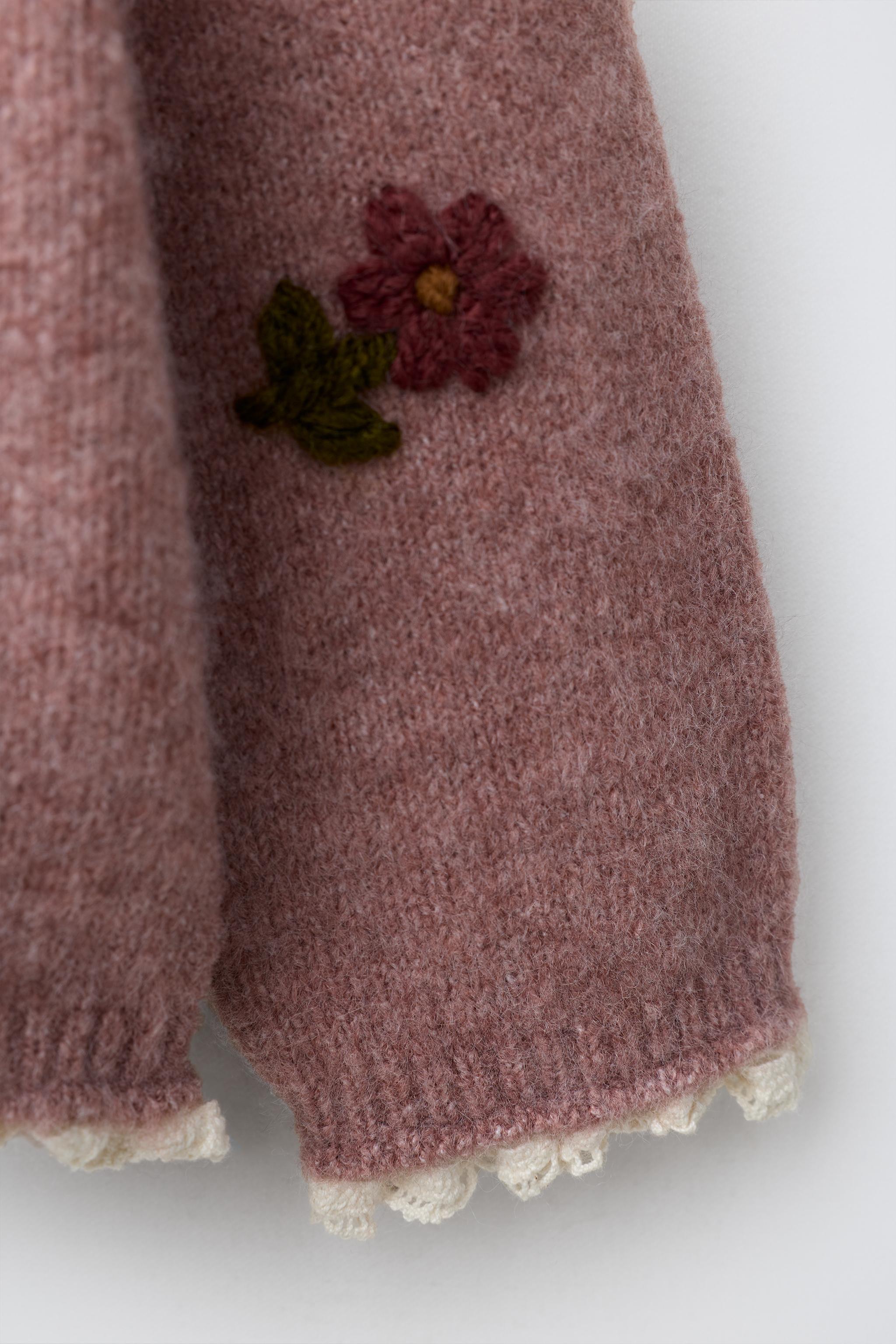 EMBROIDERED FLORAL KNIT SWEATER