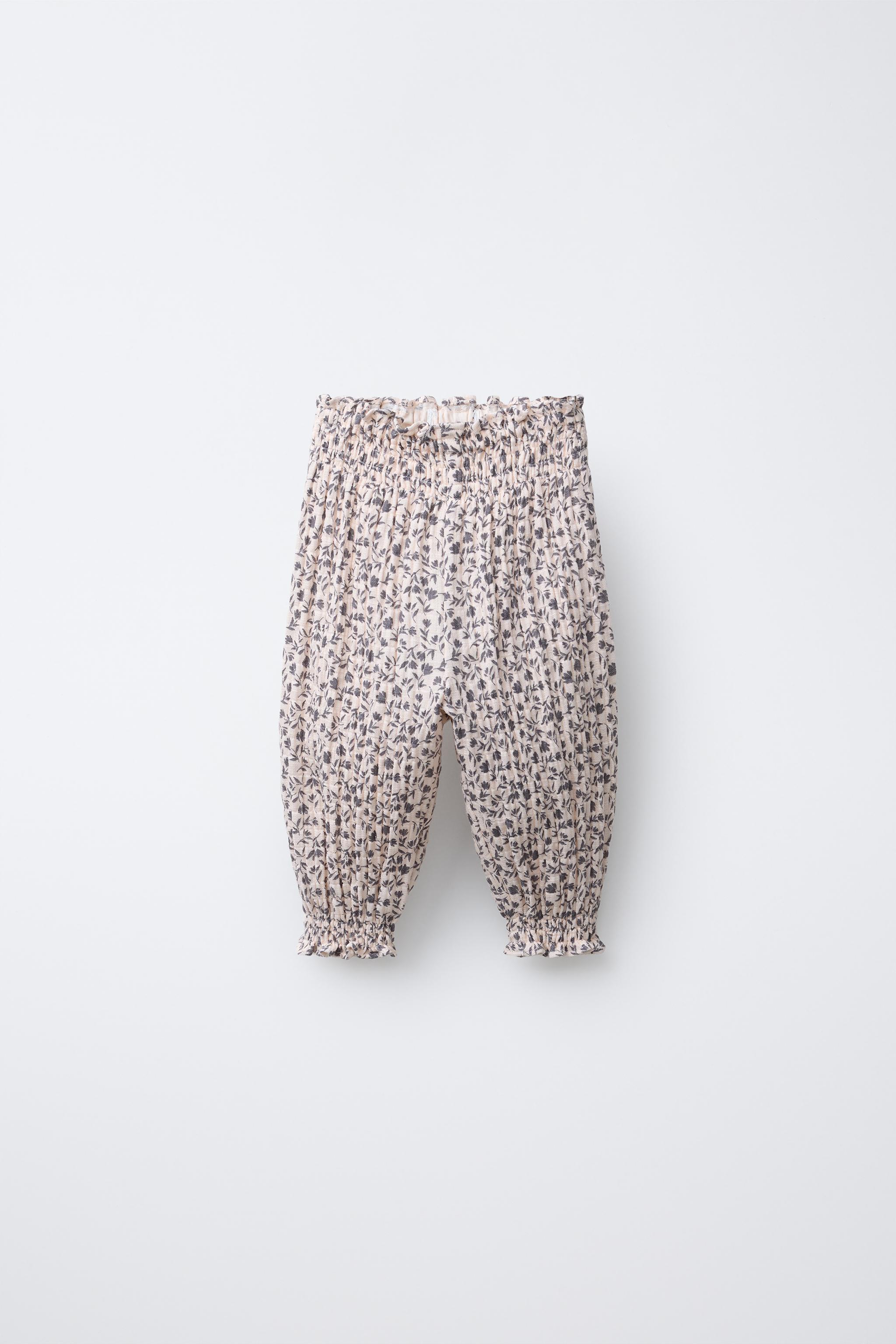 PANTALON TEXTURÉ À FLEURS