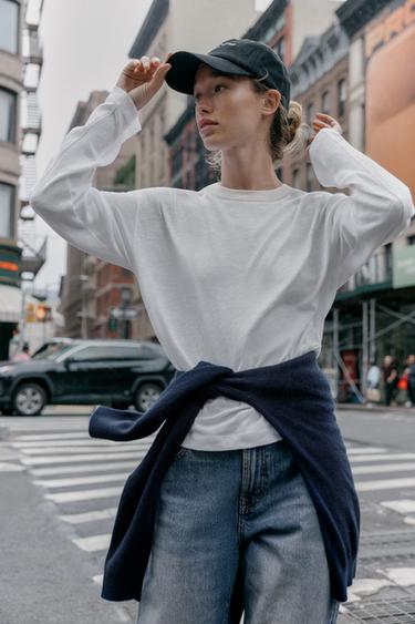 T-SHIRT MIT KONTRASTFARBENEM AUSSCHNITT - Weiß von Zara