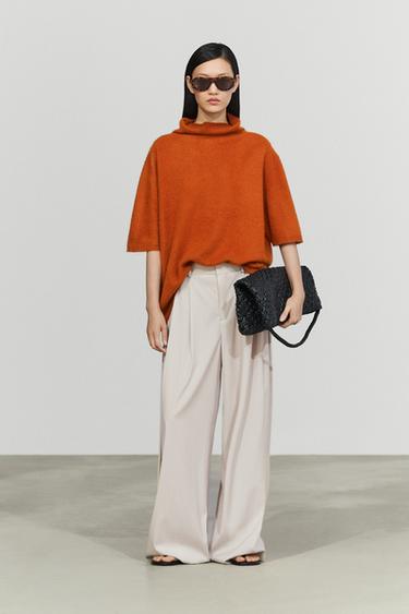 Pantalón pinzas detalle botón mezcla lana - Hielo de Zara