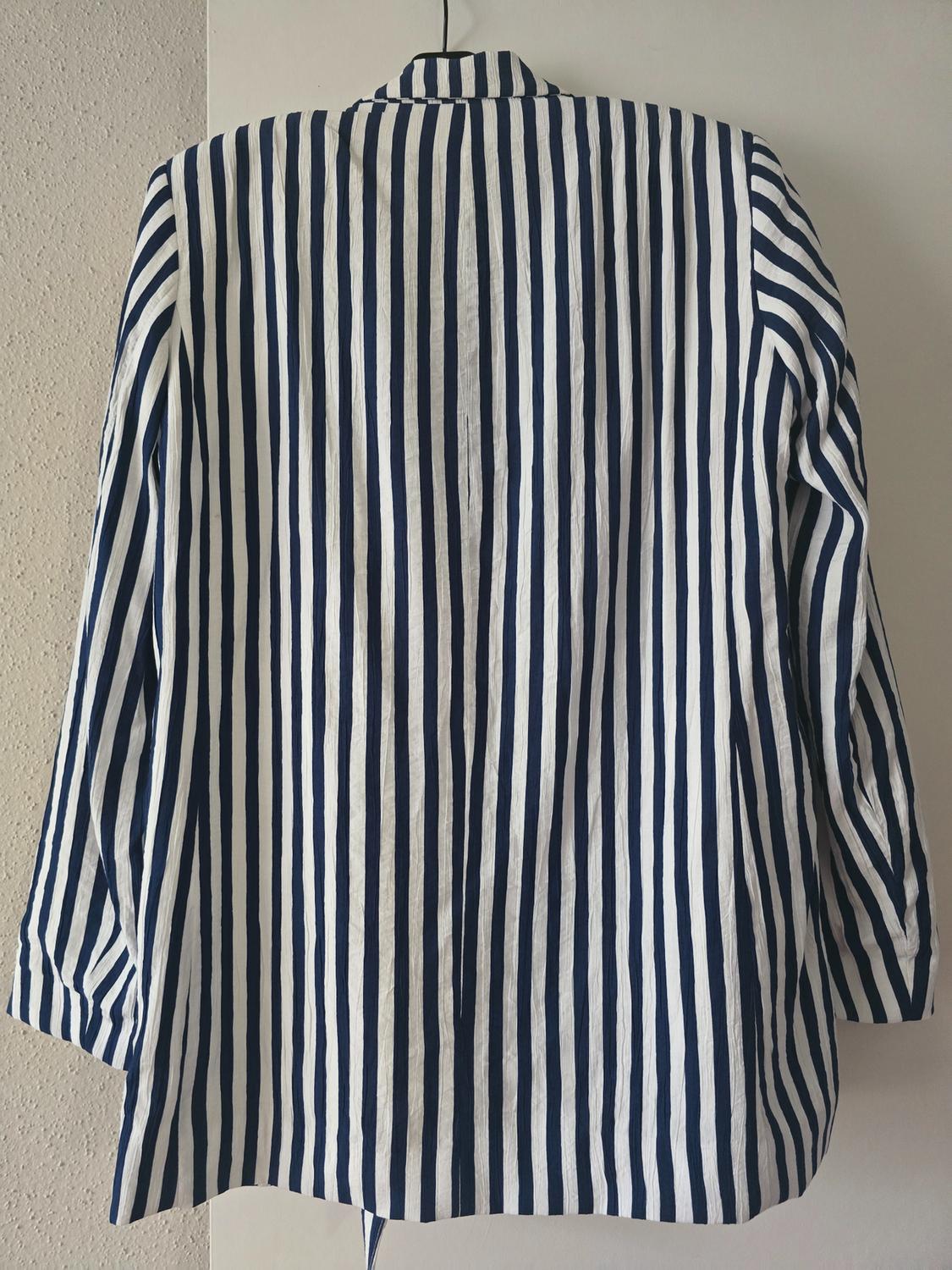STRIPED POCKETED BLAZER - Image 2