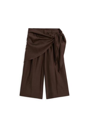 Bermuda larga fluida detalle pañuelo - Chocolate de Zara