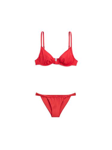 Haut de bikini froncé à armatures - Rouge soutenu de Zara