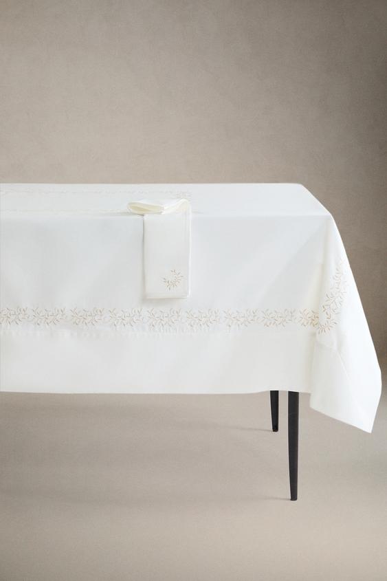 PLANT EMBROIDERED SATIN TABLECLOTH - خَام الخاص بـ Zara - صورة 0