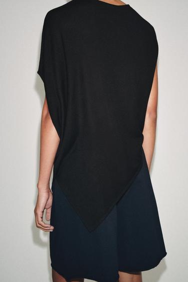 ASYMMETRIC KNIT TOP - Black by Zara