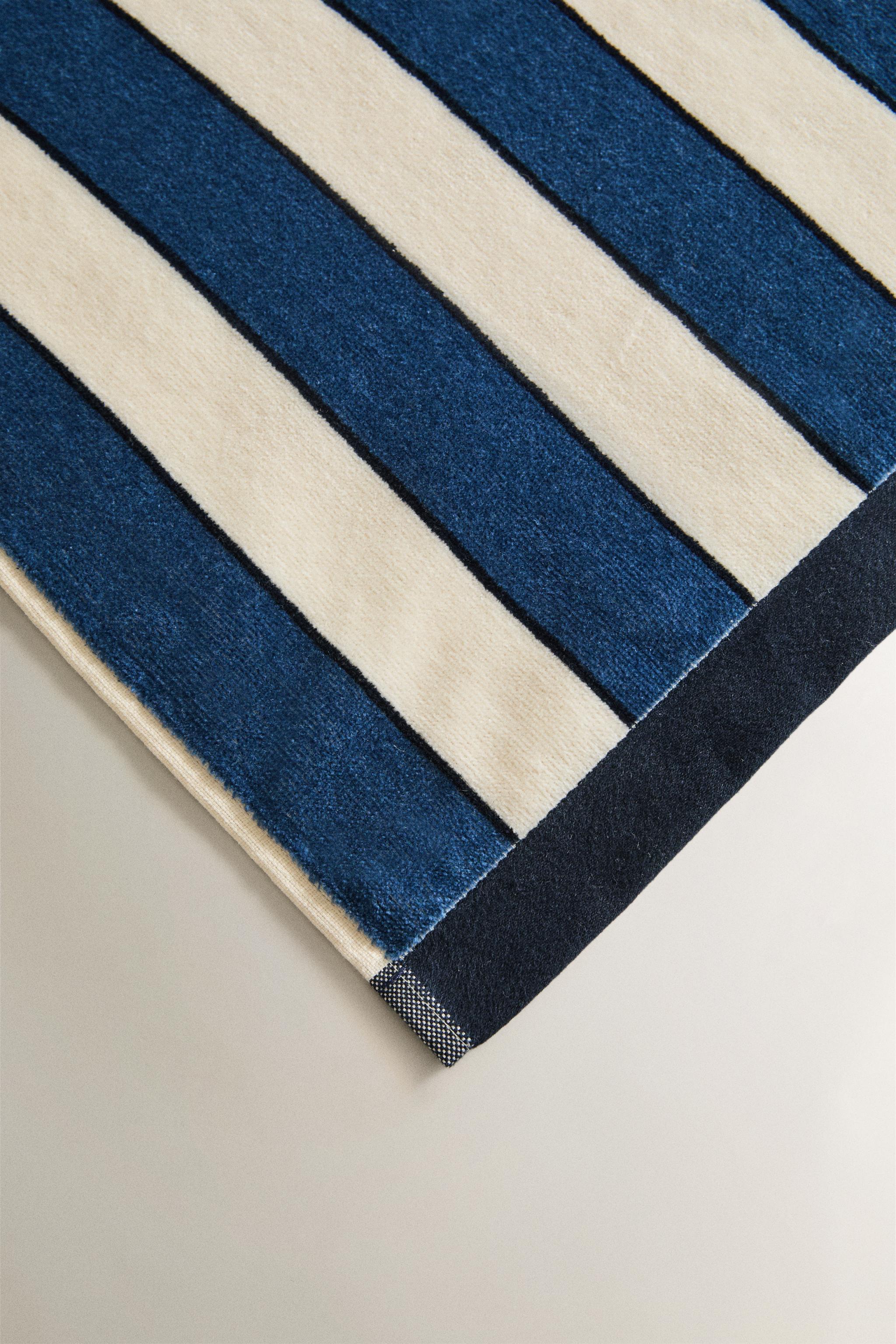 STRIPED VELOUR BEACH TOWEL
