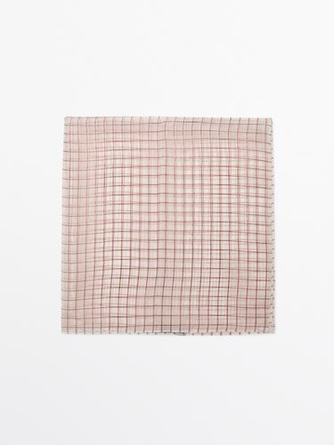 Pañuelo cuadros 100% seda - Blanco de Zara - Imagen 0