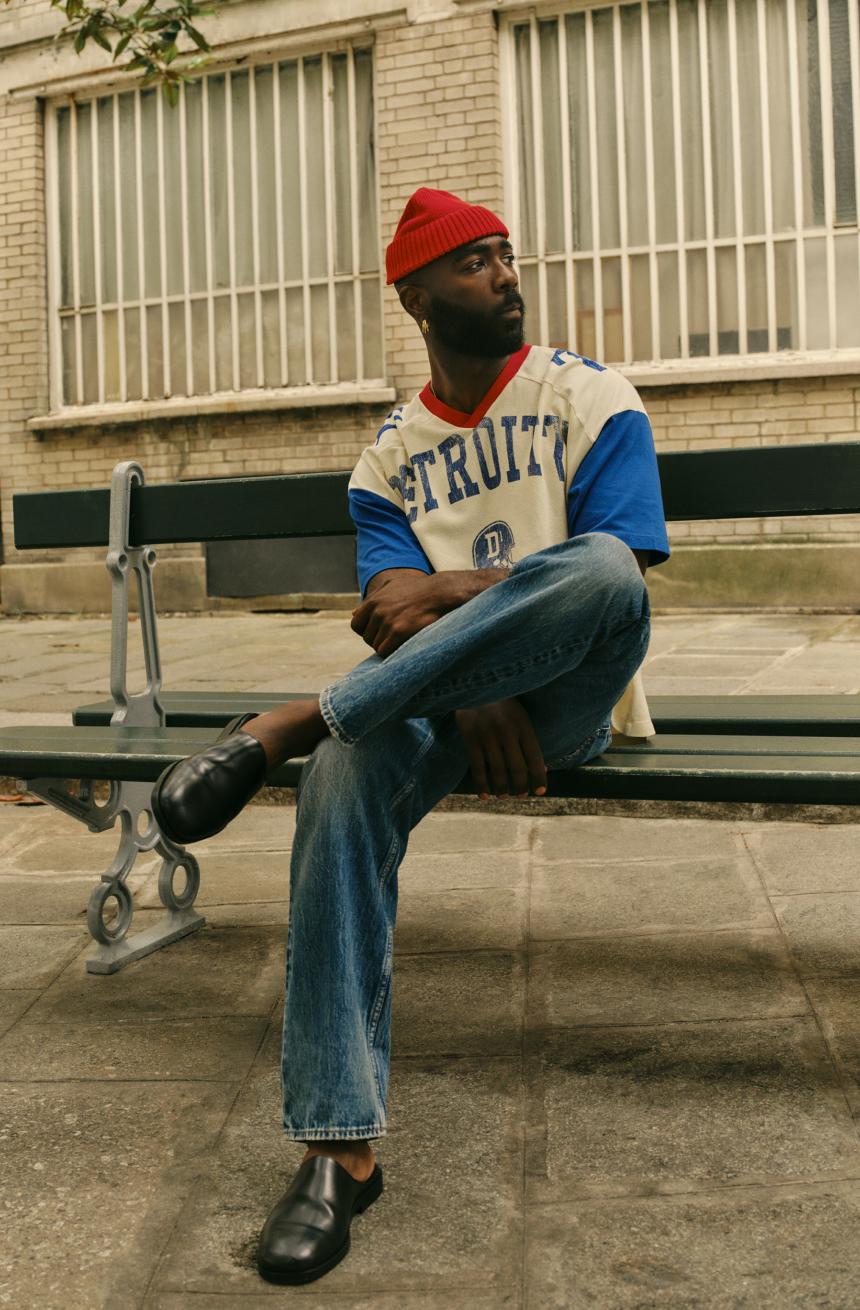 STRAIGHT LEG PANTS WITH FRAYED SIDE STRIPE