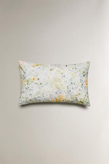 WATERCOLOUR FLORAL PRINT CUSHION COVER - Green by Zara