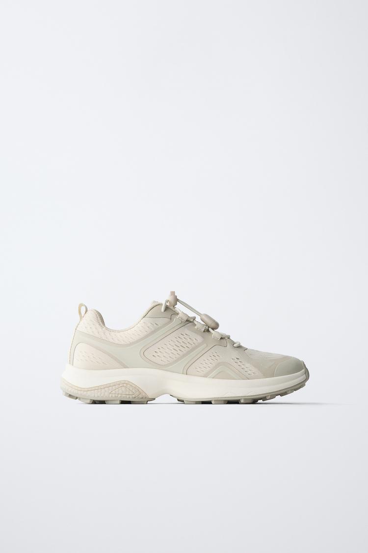 Zapatilla deportiva tecnica rejillas