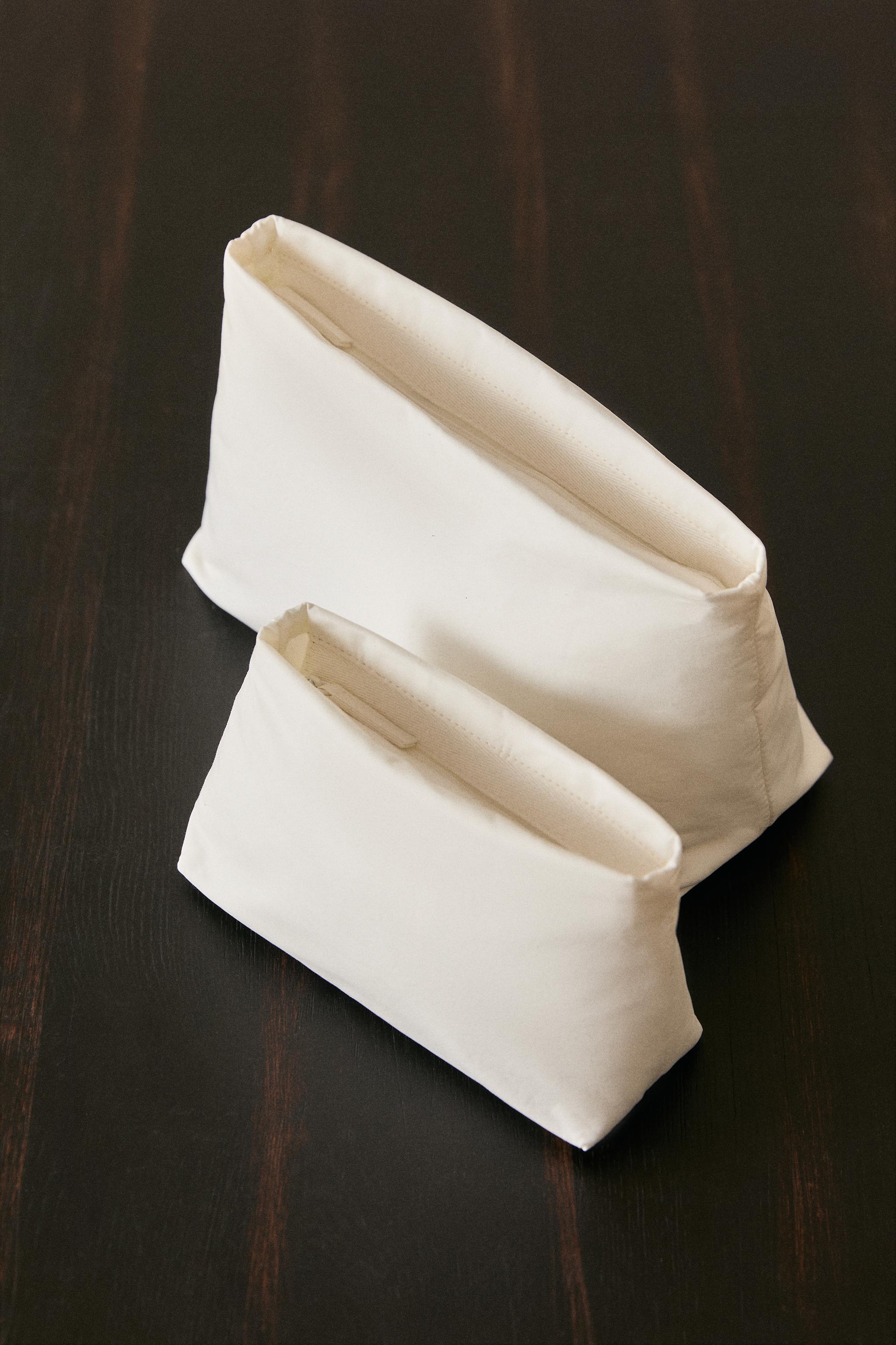 TECHNICAL FABRIC MEDIUM TOILETRY BAG