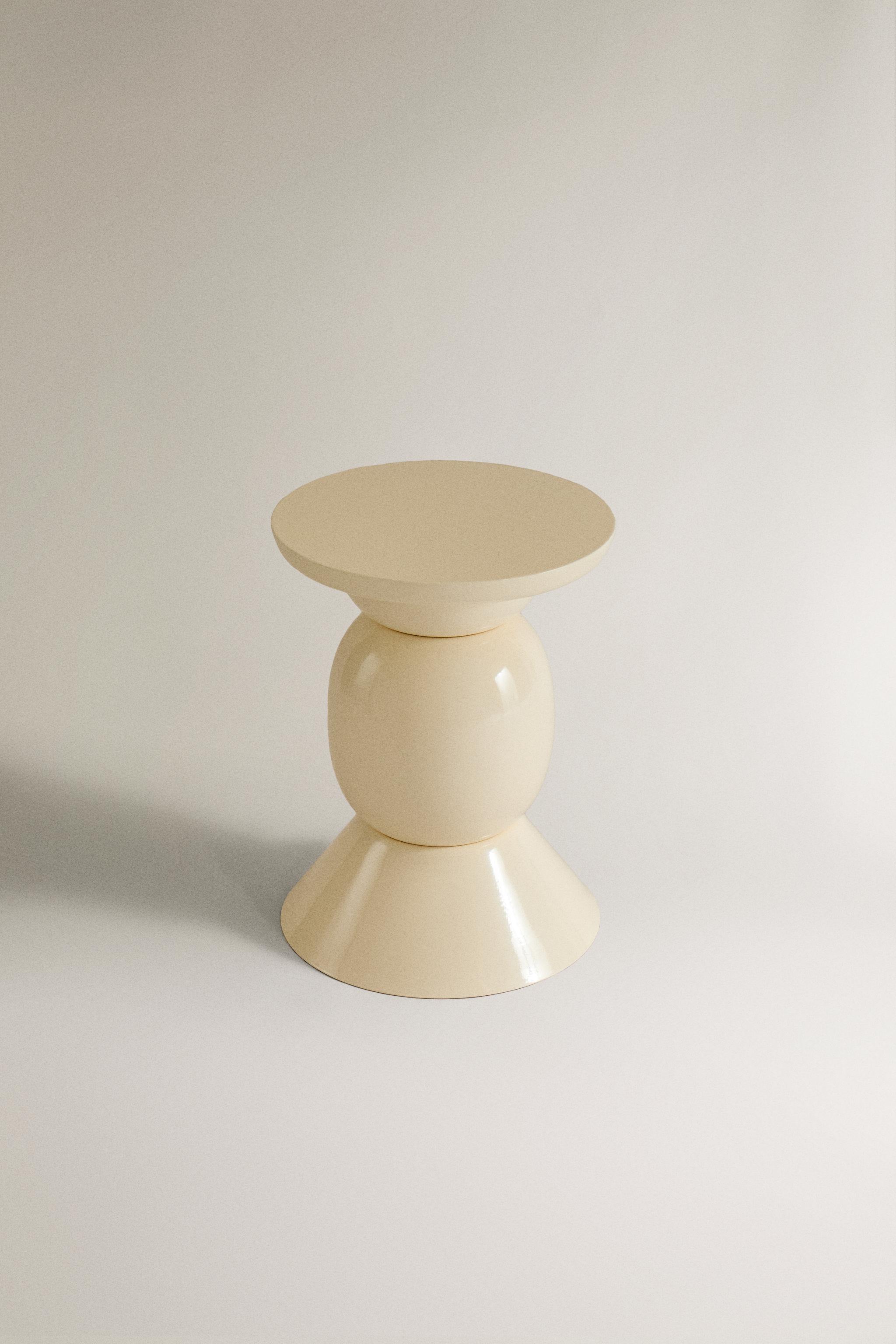 TABLE D'APPOINT MÉTAL