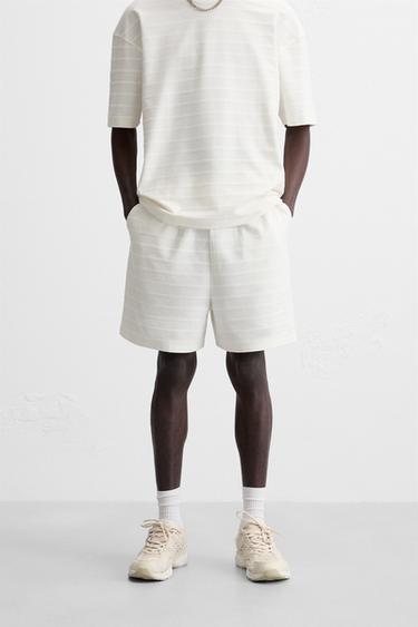 BERMUDA JACQUARD RAYAS - Blanco roto de Zara