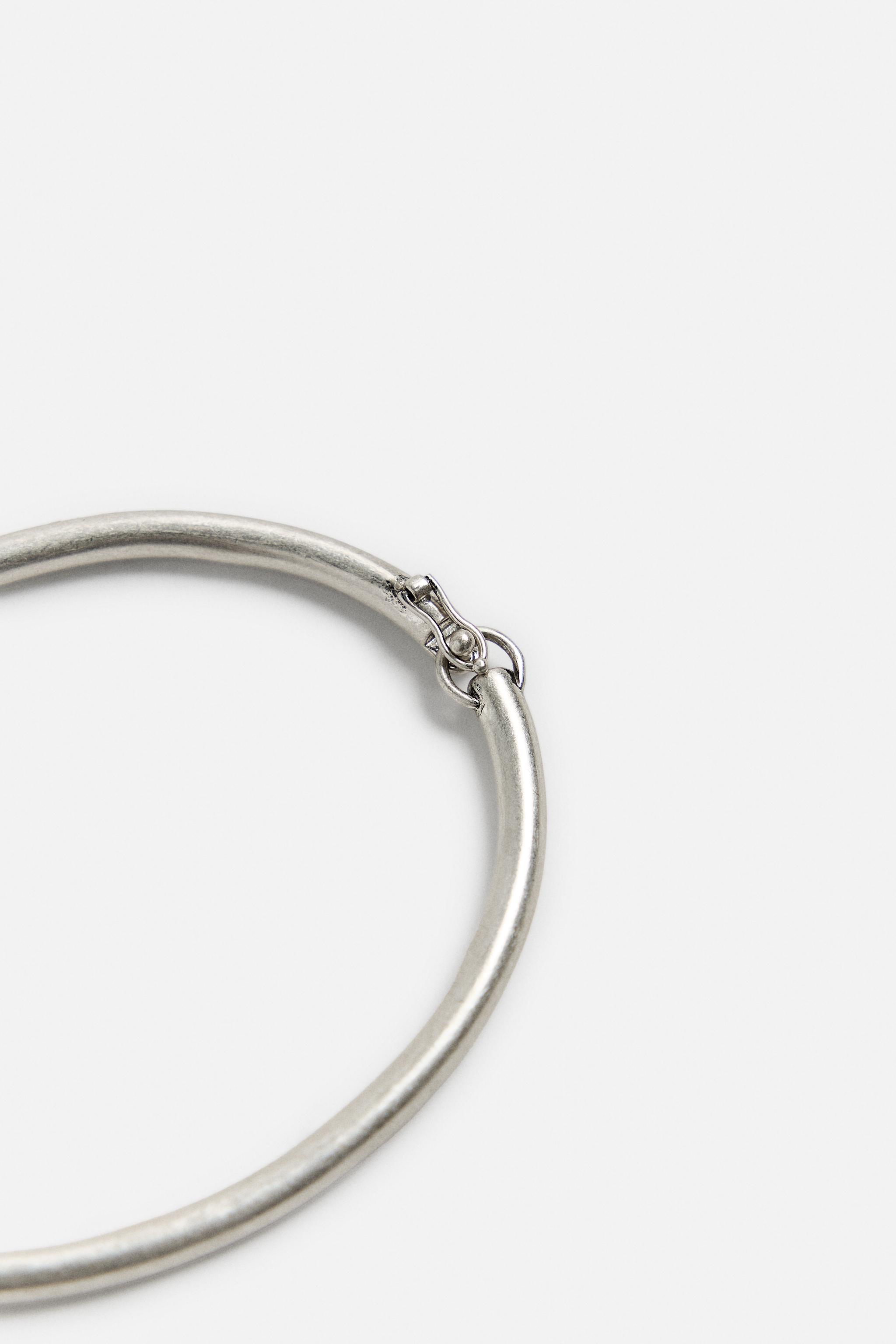 ［ZARA］ハードブレスレット 8435/449/808 RIGID BRACELET - Silver | ZARA Spain
