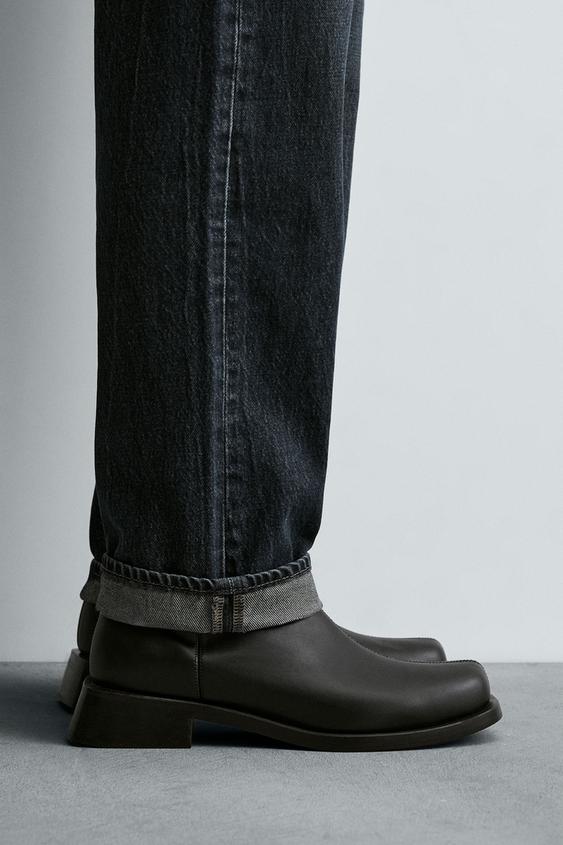 TOPSTITCHED BOOTS
