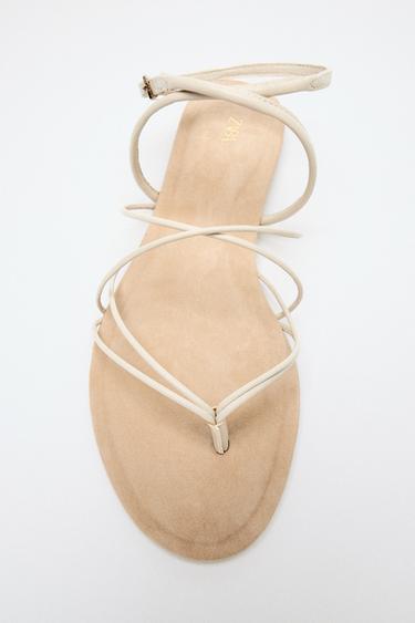 SANDALIA PLANA TIRAS PEL - Branco cru de Zara