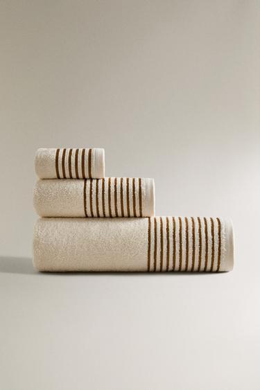 TOALHA DE BANHO COM BORDA LISTRADA - Ouro da Zara