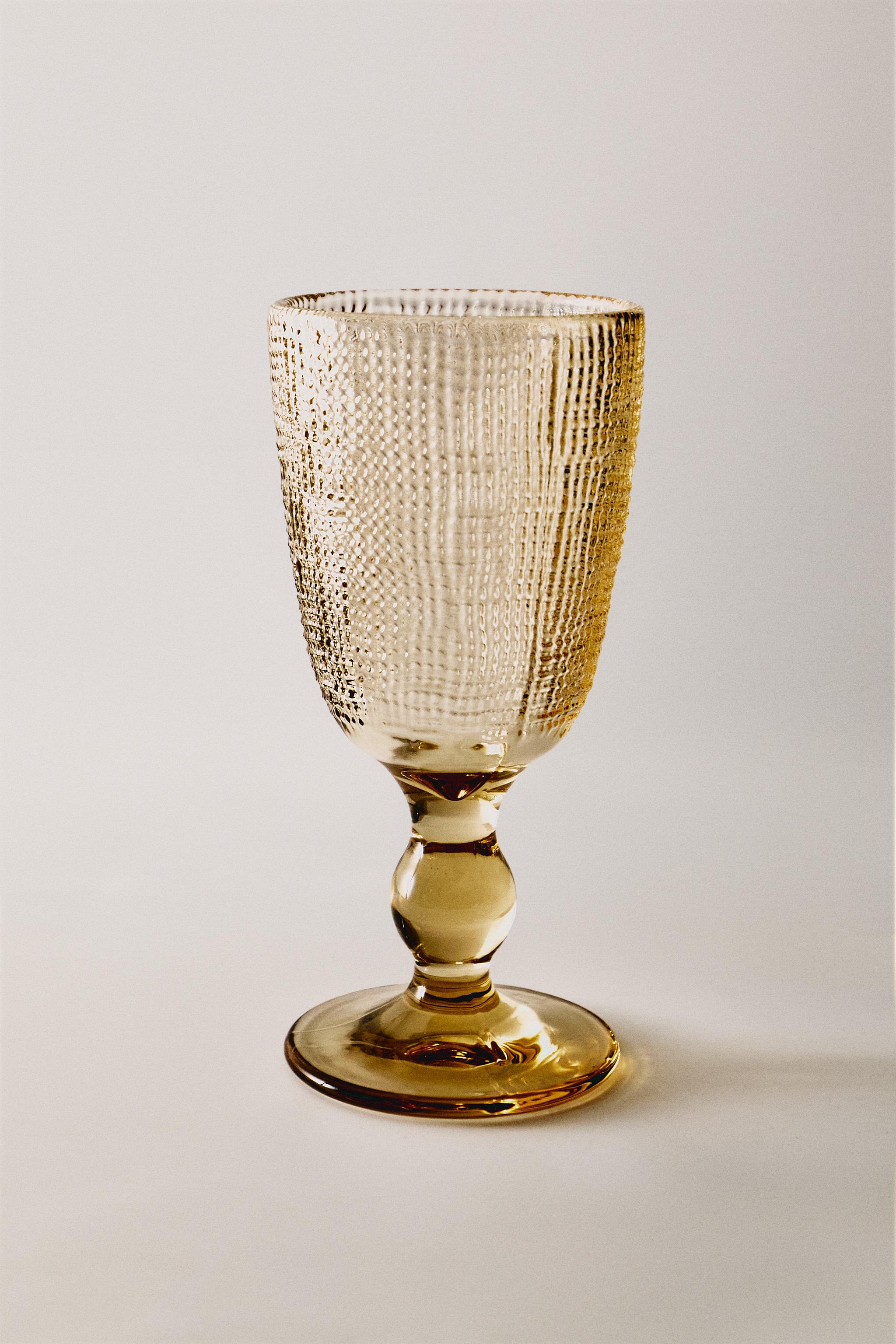 VERRE À VIN EN VERRE EN RELIEF
