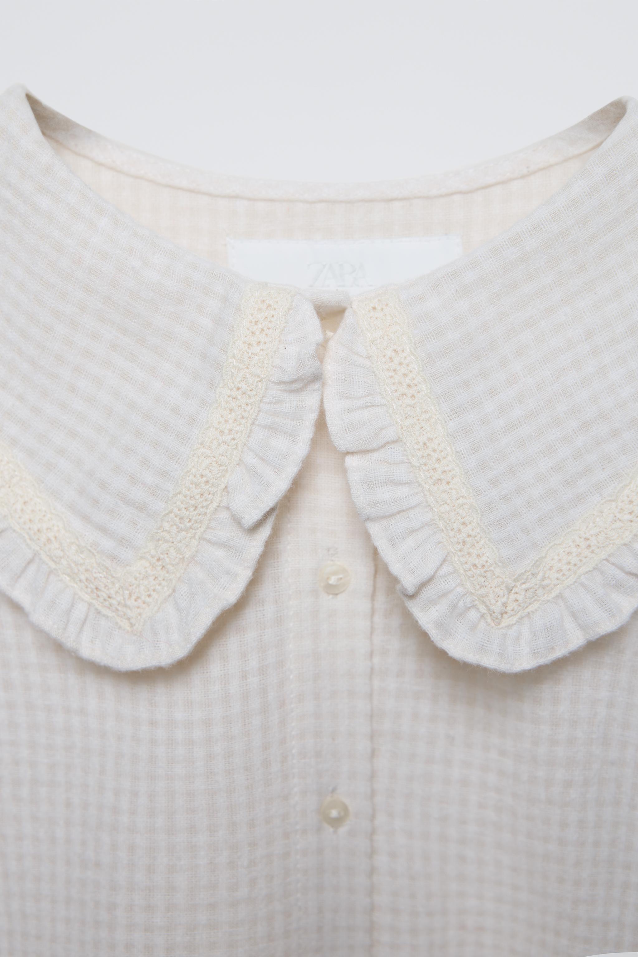 エンブロイダリー ピーターパンカラー シャツ - エクリュ | ZARA エンブロイダリー ピーターパンカラー シャツ - エクリュ | ZARA