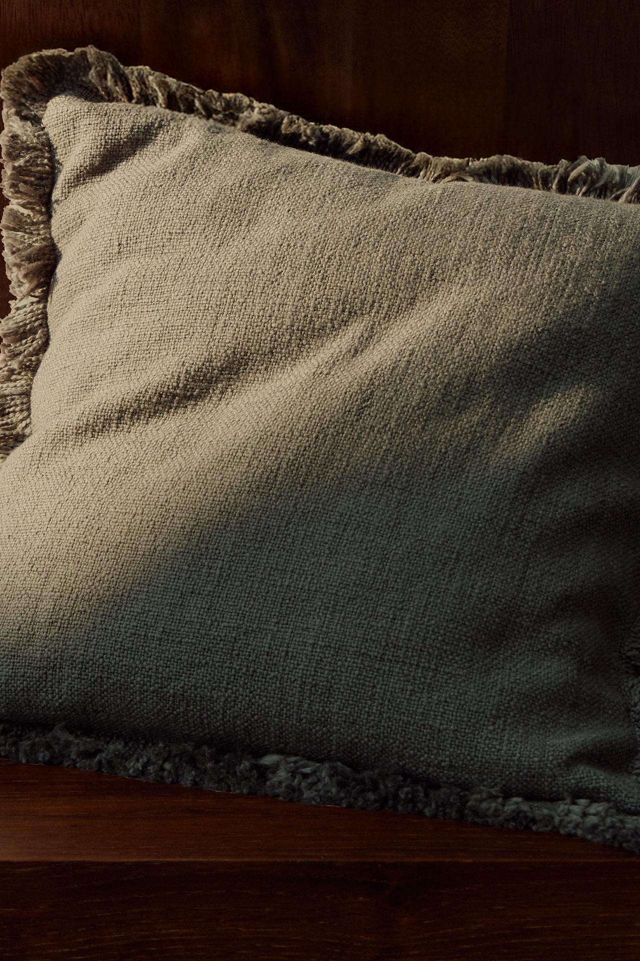 STRIPED FRINGE THROW PILLOW COVER — Blue gray
