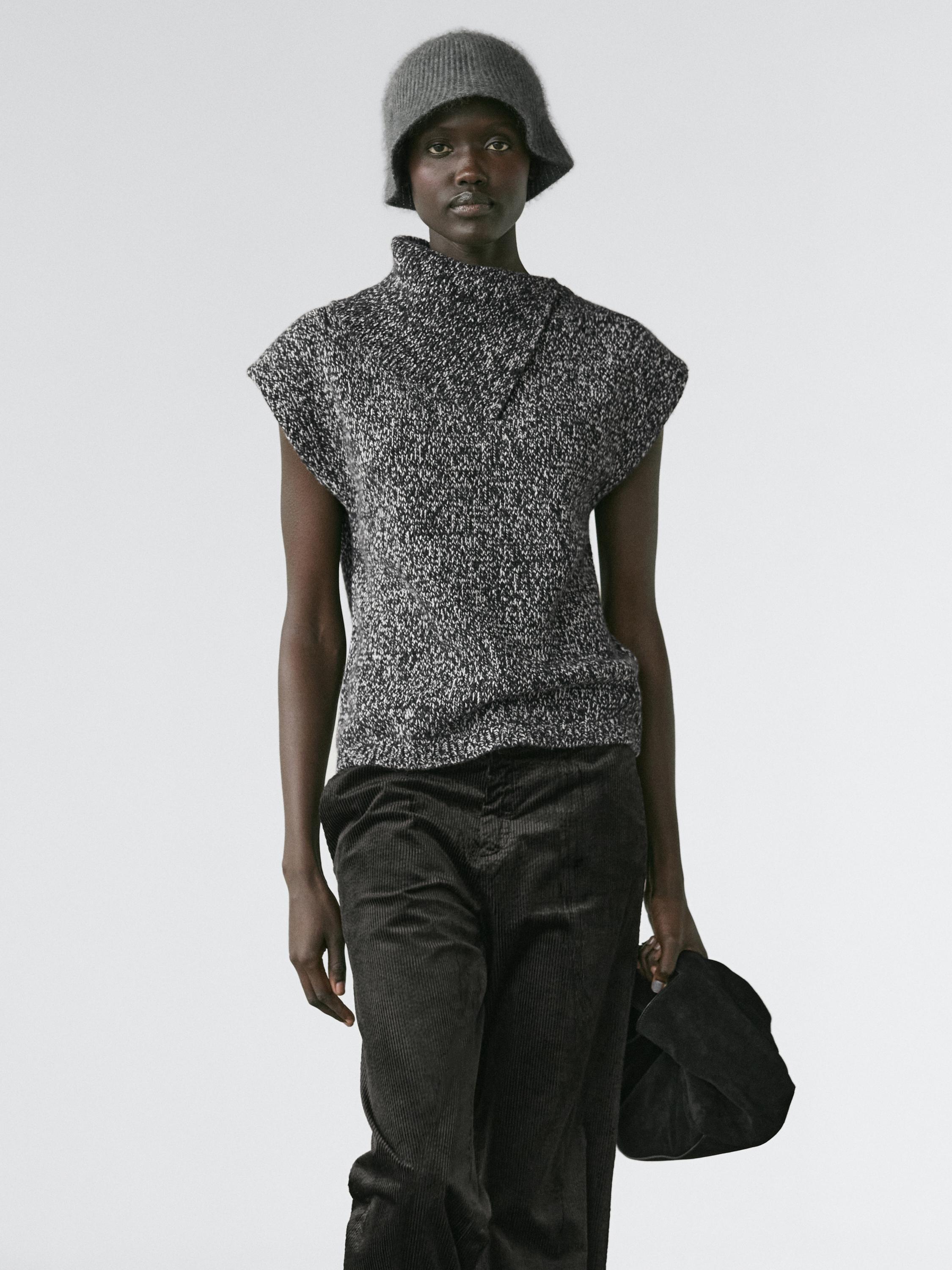 Mouliné knit vest with collar detail