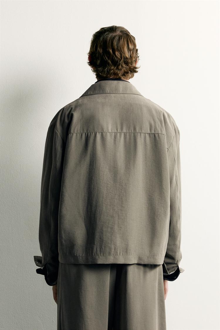 OVERSHIRT DE CORTE BOXY FLUIDO 3